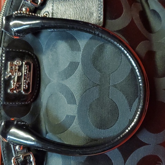 Authentic Gently/Barley used Coach bag and matching wallet Included - Picture 2 of 8